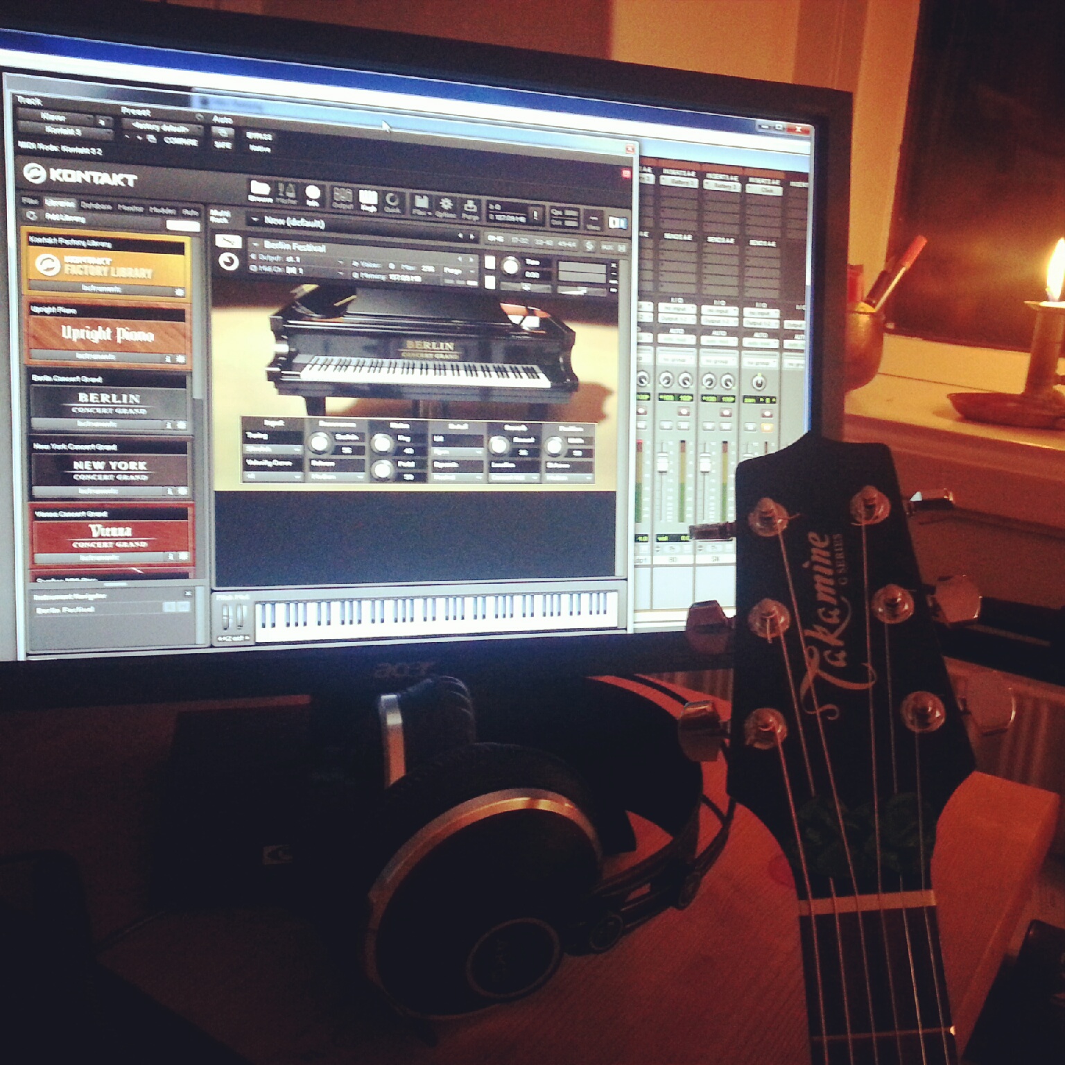 June Beltoft i hjemmestudiet I fuld gang med at lave musik i mit studie hjemme i stuen. Blandt andet sangen Ultimate Equivalence, som skal med på mit kommende album
